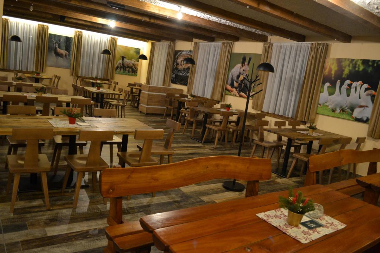 Tri Kopy*** - Penzion, Restauracia A Pizza Смречаны Экстерьер фото